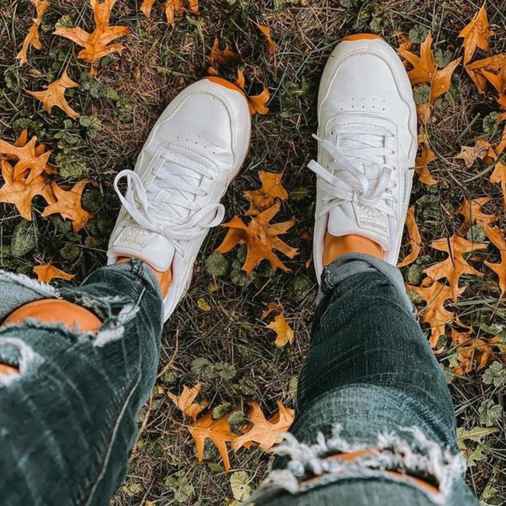 White Reeboks - Picture 2 of 4
